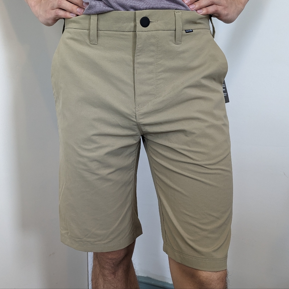 NWT Hurley Dri-Fit Shorts 30" Waist Color Khaki